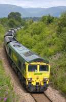 Freightliner 66510 passing through Clackmannan on 13 July with the 6G05 Ravenstruther - Longannet FHH coal train.<br>
<br><br>[Bill Roberton 13/07/2011]