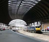 That roof again. View south along the main platforms at York in June 2011.<br><br>[John Furnevel 29/06/2011]
