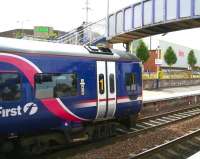 The 14.33 Edinburgh - Dunblane service stands at Falkirk Grahamston on 25 July 2011. <br><br>[John Furnevel 25/07/2011]