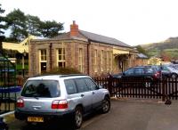 This station building was formerly located at Monmouth Troy. It seems quite at home in its new location. It's a shame the G&WR couldn't repeat the relocation exercise with the recently demolished station at Bourton-on-the-Water.<br><br>[Ken Strachan 21/03/2012]