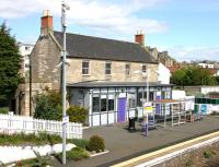 Kinghorn Station main building, lineside, 2005.<br><br>[John Furnevel 23/05/2005]