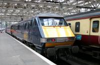 GNER service to Kings Cross via Edinburgh Waverley at Glasgow Central in July 2005.<br><br>[John Furnevel 30/07/2005]