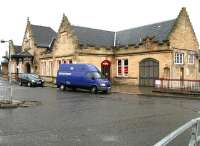 A strangely deserted forecourt at Stirling station on 12 January 2005. Probably as a result of most people having sought shelter from the heavy rain. Huh.<br><br>[John Furnevel 12/01/2005]