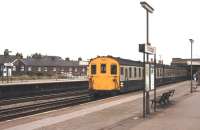 Class 202 DEMU unit 1034 stands alongside the platform at Tonbridge in 1983.<br><br>[Ian Dinmore //1983]