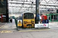 322484 stands at Waverley's platform 7 in October 2005 with the next departure for North Berwick.<br><br>[John Furnevel 12/10/2005]