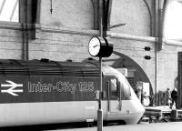 A 'nearly-new' HST set at Kings Cross in June 1979, having been delivered to Leeds, Neville Hill, the previous year.<br><br>[John Furnevel 20/06/1979]