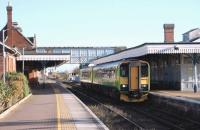 A westbound train heading for Nottingham calls at Sleaford, Lincolnshire, in November 2006.<br><br>[Ewan Crawford 18/11/2006]