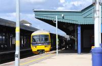 165109 calls at Didcot on 26 April 2013 with an Oxford line service. <br><br>[Peter Todd 26/04/2013]