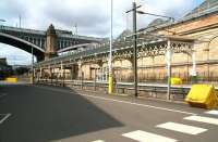 The eastern section of the new canopy over Waverley <I>sub</I> platforms 8 and 9 on 11 April 2014. View back towards the stairway linking the car park and the cross-station walkway. [See image 8347]<br><br>[John Furnevel 11/04/2014]