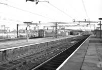 A northbound service formed by Class 310 emu no 072 calls at Watford Junction on 20 March 1976.<br><br>[John McIntyre 20/03/1976]