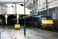 A terminated service from Kings Cross stands at Waverley's 'sub' platform 21 in December 2004.<br><br>[John Furnevel 08/12/2004]