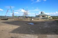 <I>Oh beautiful Railway Station near the Silv'ry Tay!<br><br>
Alas! I am very sorry to say<br><br>
That most of it has recently been taken away...</I><br><br><br>
The site of the 1960's Dundee station building awaits redevelopment in May 2015 [see image 33756]. <br><br>[Colin McDonald 16/05/2015]