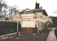A skeletal-looking Maxwell Park station in March 1998, before restoration. [See image 7458] for the 'after' picture.<br><br>[David Panton 01/03/1998]