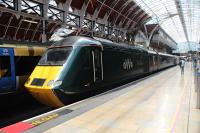 An HST set in the new GWR colours waiting to depart with the 1237 to Swansea.<br><br>[Alastair McLellan 15/05/2016]