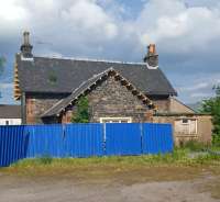 The stationmaster's house at Beattock gives some hint to the architecture of the former main station building. This stands across a small courtyard from the station site.<br><br>[John Yellowlees 05/06/2016]