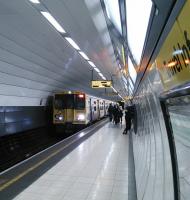 A West Kirby service on the one-way circle round Liverpool city centre at Moorfields on 29/06/2016. Shades of the London Underground which of course has its own Moorfields.<br><br>[David Panton 29/06/2016]