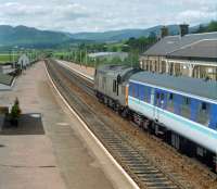 Southbound 37 hauled train at Kingussie in 1990.<br><br>[Ewan Crawford //1990]