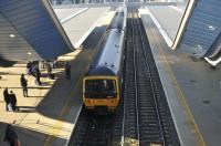166-210 at Reading, departing to Oxford.<br><br>[Peter Todd 28/11/2016]