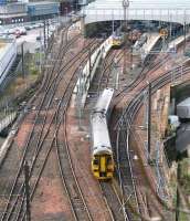 ScotRail 158869 about to run into bay platform 3 at Edinburgh Waverley on 24 March 2017 with the 1128 service from Tweedbank.<br><br>[John Furnevel 24/03/2017]