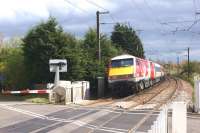 91014 propels a VTEC service south at Markle level crossing on the ECML between Drem and Dunbar.<br><br>[John McIntyre 29/04/2017]