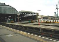 Looking back towards the train shed at London Bridge station in August 2002.<br><br>[Ian Dinmore 27/08/2002]