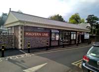 The recently built, and traditionally styled, buildings at Malvern Link are a vast improvement on the previous, sadly run down facilities.<br><br>[Ken Strachan 01/05/2017]
