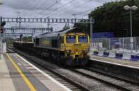 66508 with a short ballast train bound for Hinksey yard, Oxford.<br><br>[Peter Todd 03/08/2017]