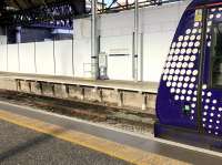 An internal view of the temporary dividing wall of white panels being erected along the boundary of the building works along Platform 7 at Glasgow Queen St as the new phase of works gets under way.<br><br>[Colin McDonald 12/08/2017]