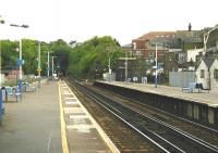 Platform view south towards Brighton from Haywards Heath station in May 2002. [Ref query 1674] <br><br>[Ian Dinmore 04/05/2002]