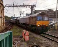 66 743 brings The Royal Scotsman into Waverley on the morning of 8 September. Sister engine 66 739 is at the rear and will haul the train out whence it came.<br><br>[David Panton 08/09/2017]