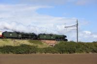 60103 & 46100 passing eastbound at Longcot on the GWML. Between Swindon and Didcot, running from the West Somerset Railway to Southall via Bristol. Thankfully a blue sky appeared just in time, otherwise it would have been a soggy photographer.<br><br>[Peter Todd 03/09/2017]