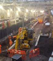 Work continues on Waverley Platform 12.<br><br>[John Yellowlees 27/11/2017]