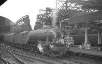 Gateshead based V2 60962 about to depart from Newcastle Central with a northbound train in May 1960. <br><br>[K A Gray /05/1960]