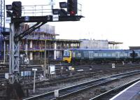 Cascaded from Paddington services, 166-208 is seen at Bristol Temple Meads arriving from the Severn Beach branch on 14th December 2017.<br>
<br>
<br><br>[Peter Todd 14/12/2017]