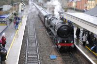 70013 <I>Oliver Cromwell</I> stopped in Moreton on Marsh Station on 10th February 2018, whilst travelling over the Oxford to Worcester Line. The train was here for twenty minutes, so we all got a good view of the loco. I understand it might be coming out of service soon for an overhaul.<br>
<br><br>[Peter Todd 10/02/2018]