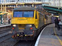 Freightliner 90042 and 90047 pause for a crew change in Citadel station with a Daventry - Coatbridge intermodal service. 21st February 2018.<br>
<br>
<br><br>[Bill Roberton 21/02/2018]