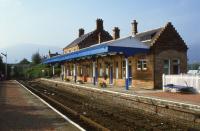 Dalmally, still with semaphores, in 1985. Something westbound is due. This wonderful building still had a ticket office at this date. Fortunately it still stands, now in other uses.<br><br>[Bill Roberton 28/09/1985]