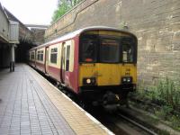 <h4><a href='/locations/A/Anderston'>Anderston</a></h4><p><small><a href='/companies/G/Glasgow_Central_Railway'>Glasgow Central Railway</a></small></p><p>318268, on a service to Cumbernauld, arriving at Anderston station, Glasgow, on 26th July 2017. 1/4</p><p>26/07/2017<br><small><a href='/contributors/David_Bosher'>David Bosher</a></small></p>