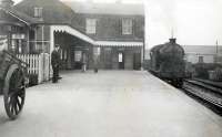 Clydebank East terminus in September 1949. LNE 0.6.2T 69565. [See image 13965]<br><br>[G H Robin collection by courtesy of the Mitchell Library, Glasgow 14/09/1949]