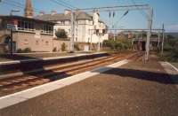 The signalbox and station throat at Helensburgh Central. Note disused platform to right.<br><br>[Ewan Crawford //1987]