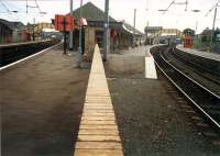 Looking south at Kilwinning. Ayr line to left and Ardrossan line to right.<br><br>[Ewan Crawford //1987]