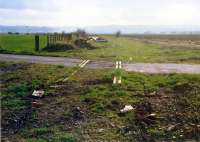 Longcarse Junction looking south to the other Forth Bridge. The site was latterly used as a reversing spur to reach Alloa West Coal Yard from the Alloa Marshalling Yard.<br><br>[Ewan Crawford //1988]