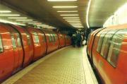 Hillhead Subway in 1988. The platform is used by the train to the right, the train to the left having its own platform beyond it to the left.<br><br>[Ewan Crawford //1988]