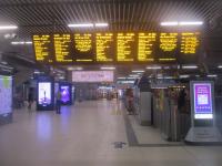 <h4><a href='/locations/C/Cannon_Street'>Cannon Street</a></h4><p><small><a href='/companies/S/South_Eastern_Railway'>South Eastern Railway</a></small></p><p>Rebuilt concourse at Cannon Street, terminus of the short branch across the Thames from London Bridge, looking from west to east on 28th February 2023. 189/189</p><p>28/02/2023<br><small><a href='/contributors/David_Bosher'>David Bosher</a></small></p>