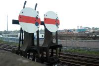 Shunting signals at Larbert.<br><br>[Ewan Crawford 12/05/2006]