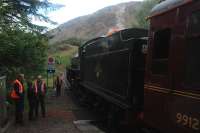 Curb your enthusiasm; a rope drawn from the locomotive to the cabinet stops cameras from heading west along the track to the traditional viewpoint.<br><br>[Ewan Crawford 28/05/2006]