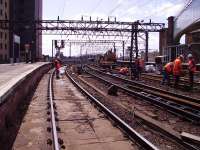 Track replacement at Glasgow Central.<br><br>[Ewan Crawford Collection 23/04/2006]