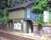 Old box on the north side of the cutting in Princes Street Gardens in June 2006.<br><br>[John Furnevel 27/06/2006]